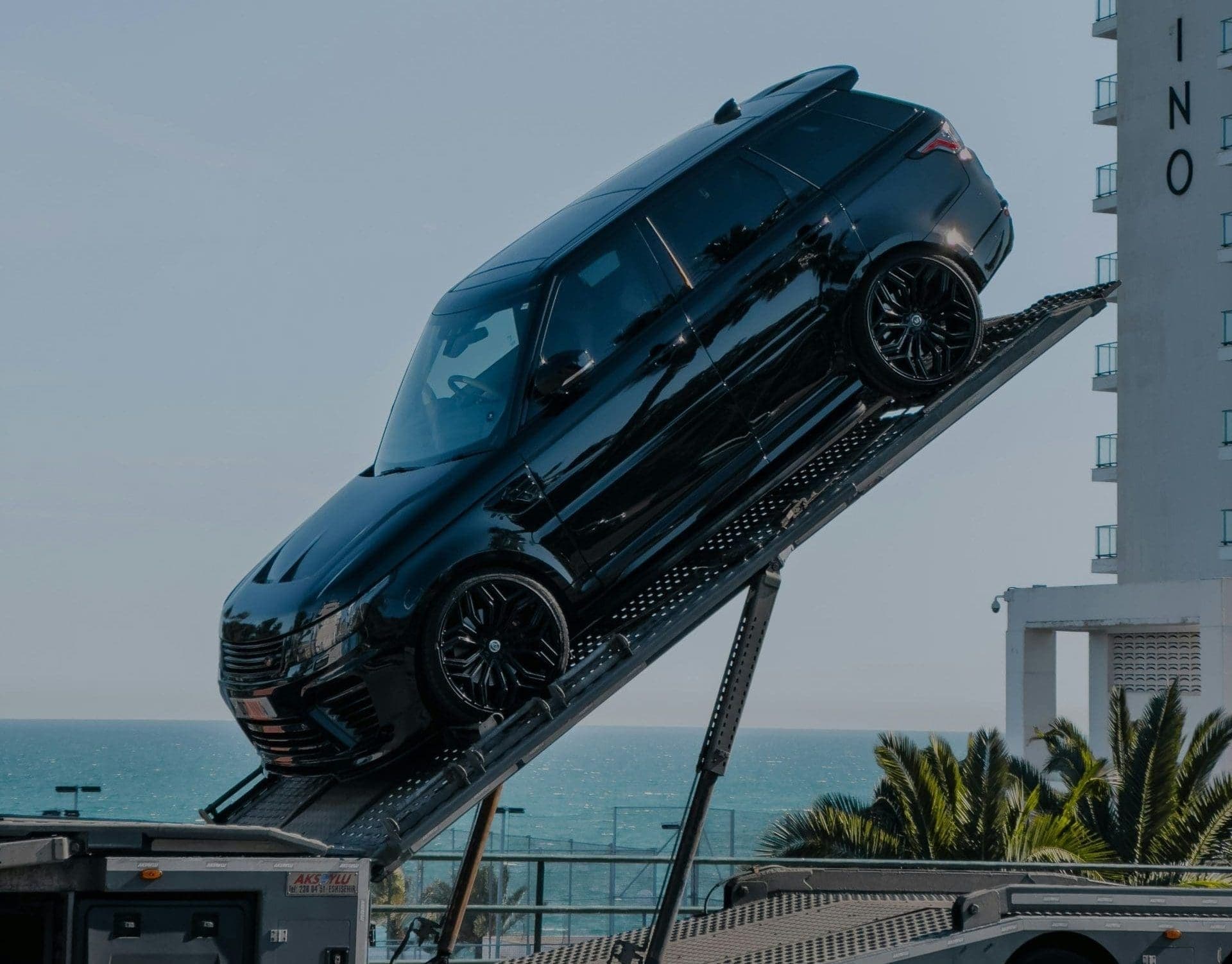 Bajban a Range Rover? – Több mint 120 ezer autót érint a visszahívás