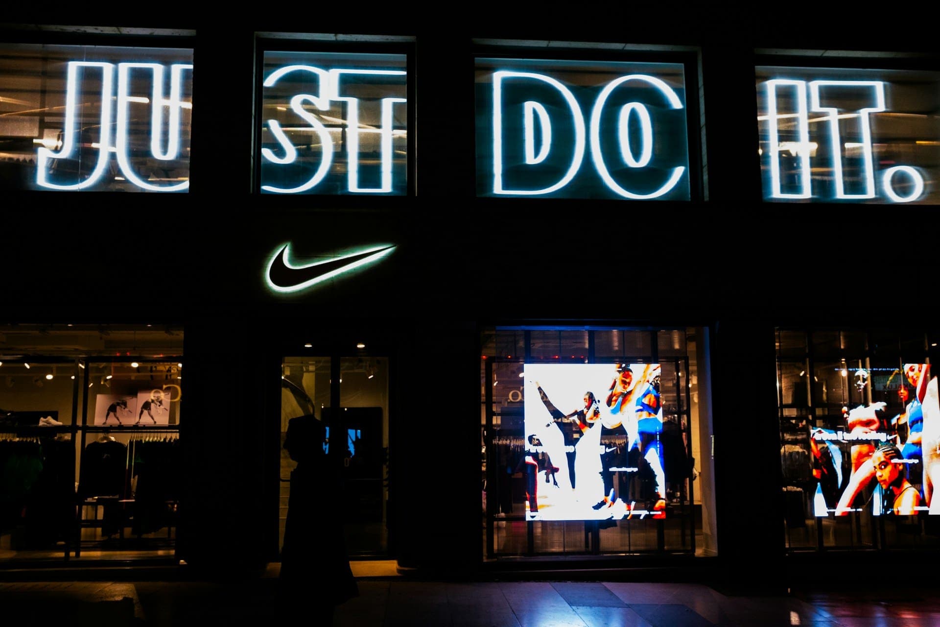 Vizsgálat indult a Nike ellen – A munkavállalókat milyen alapon diszkriminálták?