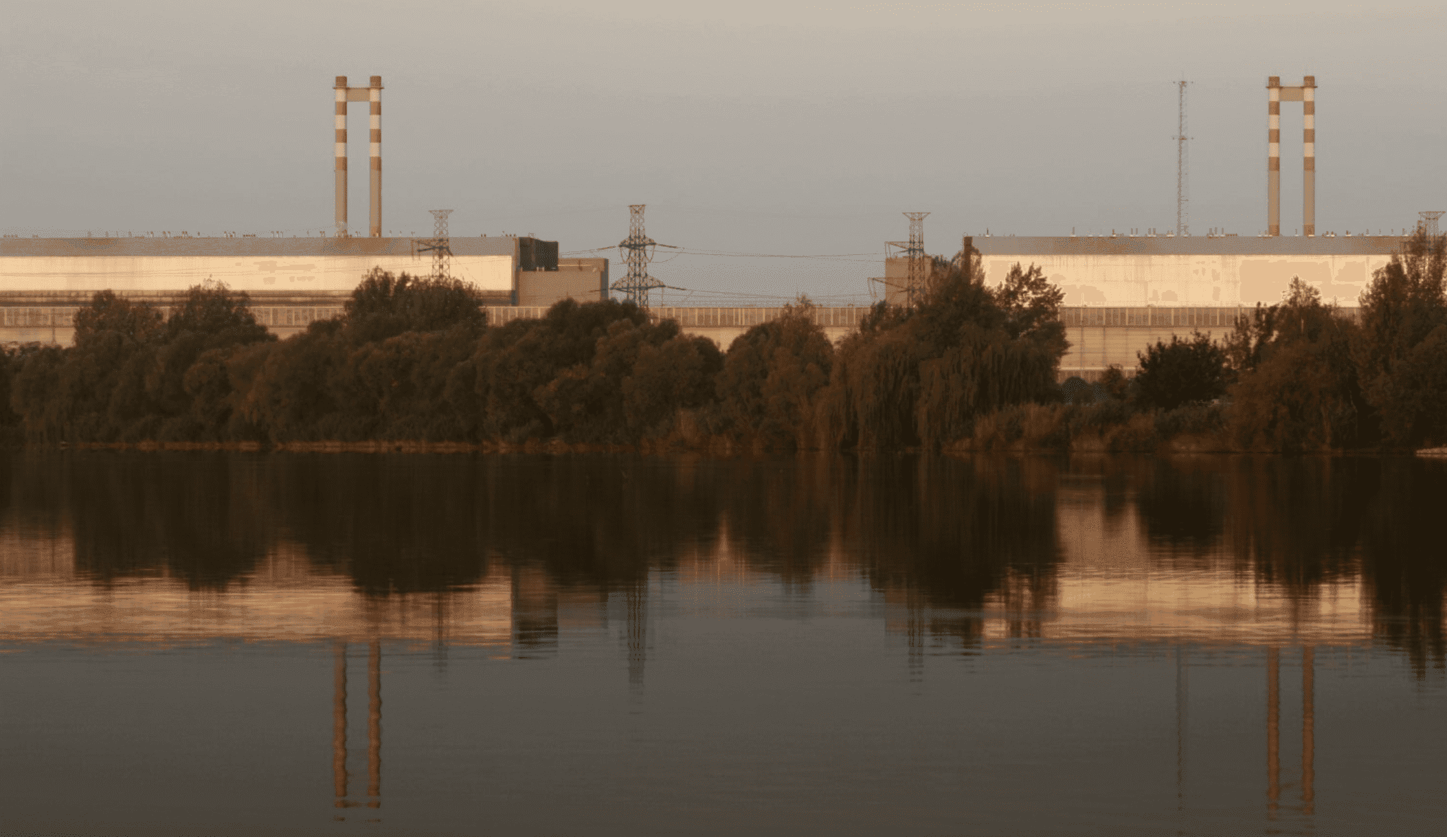 Paksnál is gondot okoz a hőség – Vissza kellett fogni az atomerőmű termelését