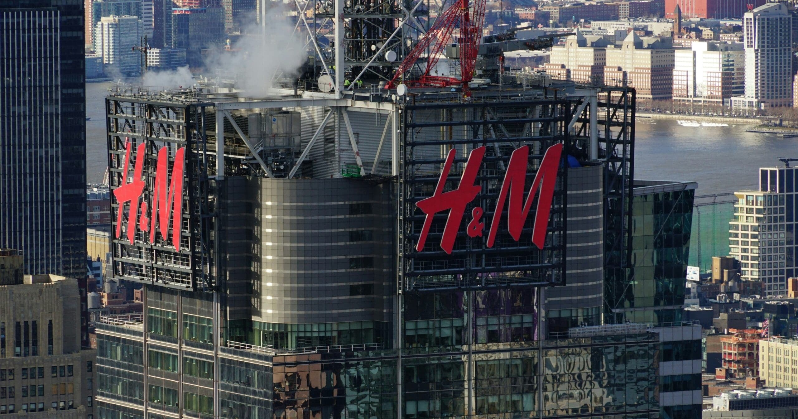 Mekkora bajban van a H&M? – Alig nőtt a profit, a bevétel pedig csökkent